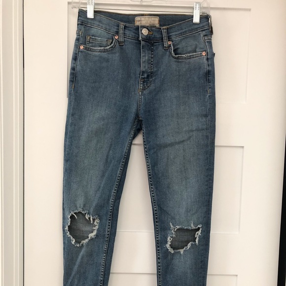 Free People Distressed Skinny Jeans - Picture 1 of 3